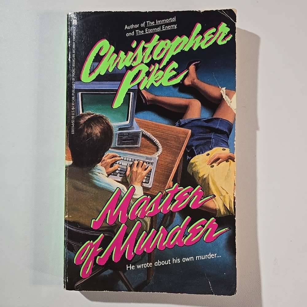 Chronicle Books Master of Murder Binder - Black and Pink